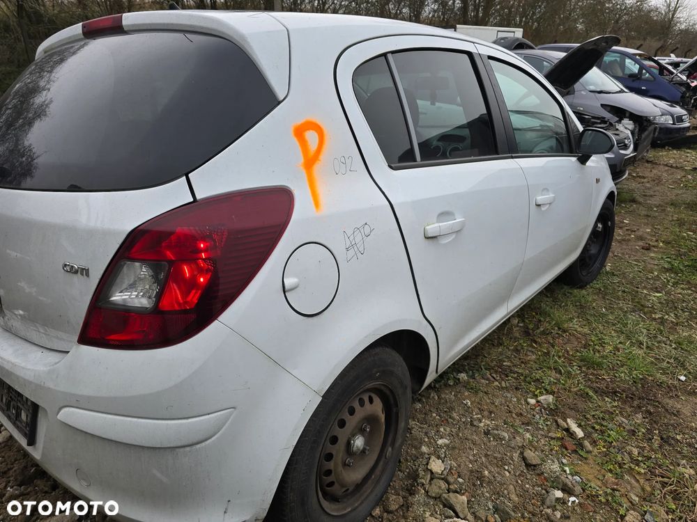 092 / OPEL CORSA D / NA CZĘŚCI - 6