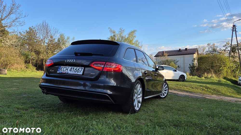 Audi A4 Avant 2.0 TDI DPF clean diesel S line Sportpaket - 4