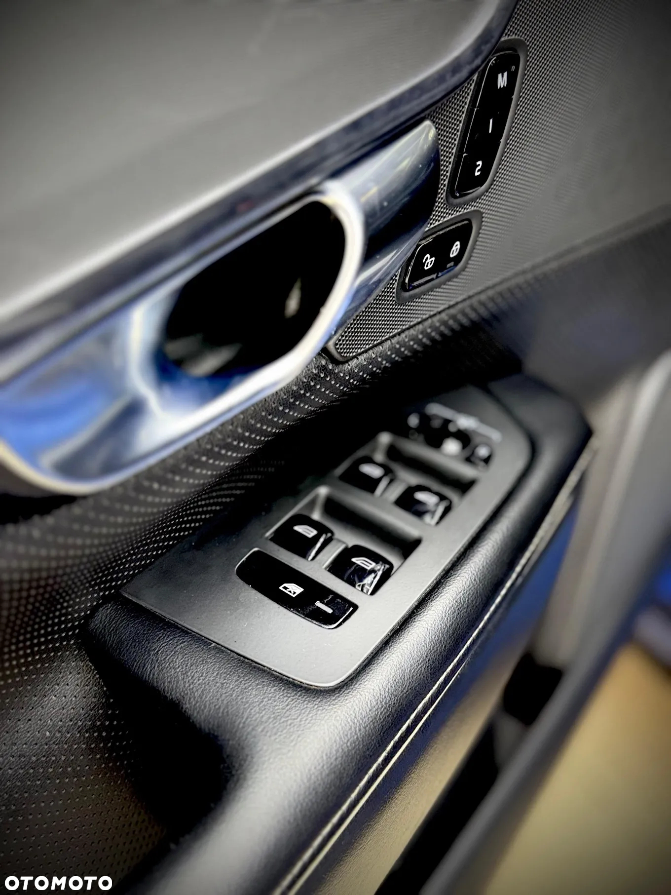 Volvo V90 D5 AWD R-Design - 14