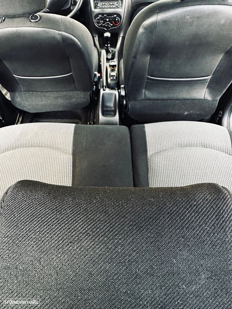 Peugeot 206 1.1 XT - 33