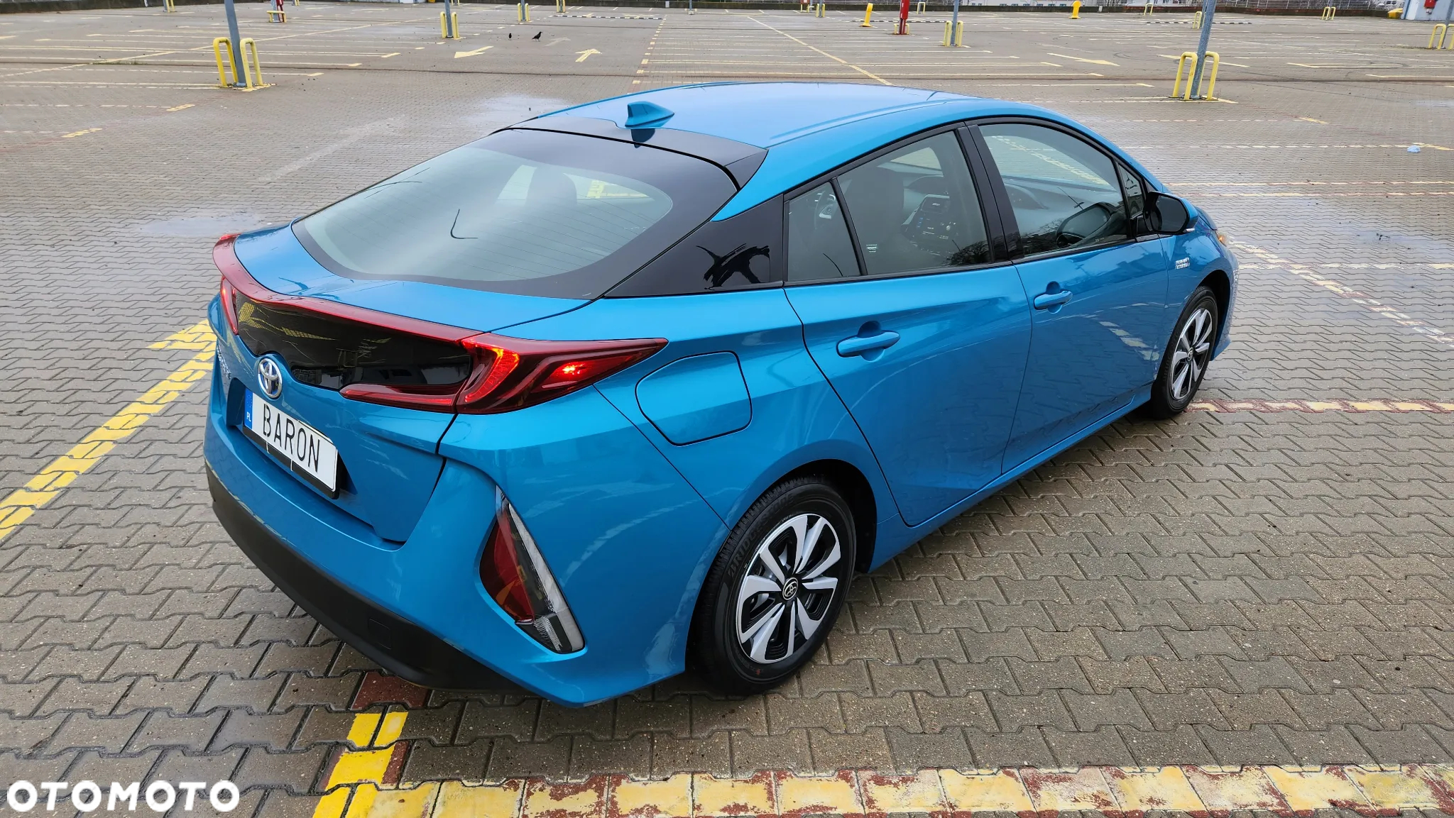 Toyota Prius Plug-in Hybrid - 7