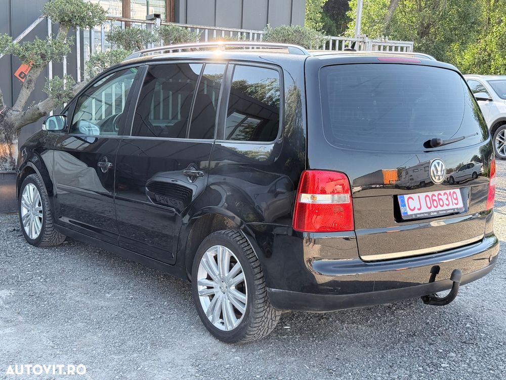 Volkswagen Touran 2.0 TDI DPF Highline DSG - 3