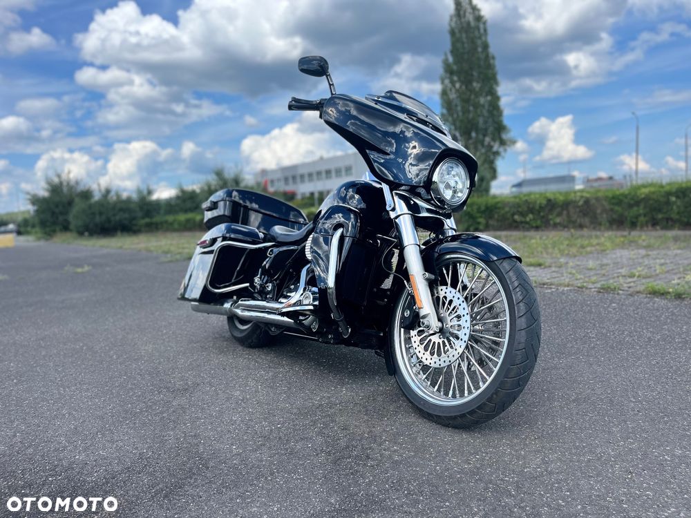 Harley-Davidson FLH Electra Glide - 12