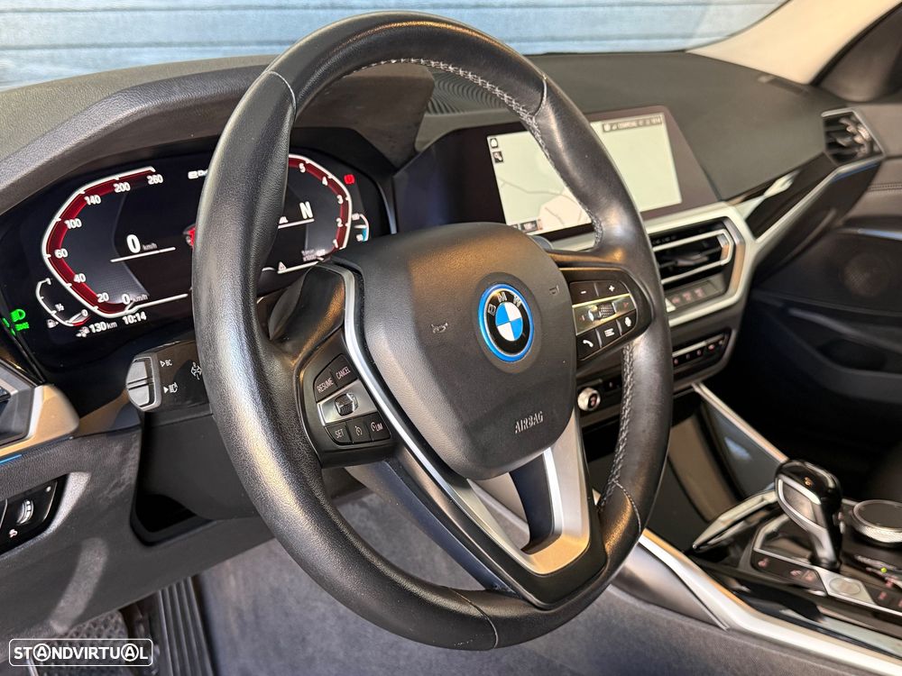 BMW 320 e Line Sport Auto - 27