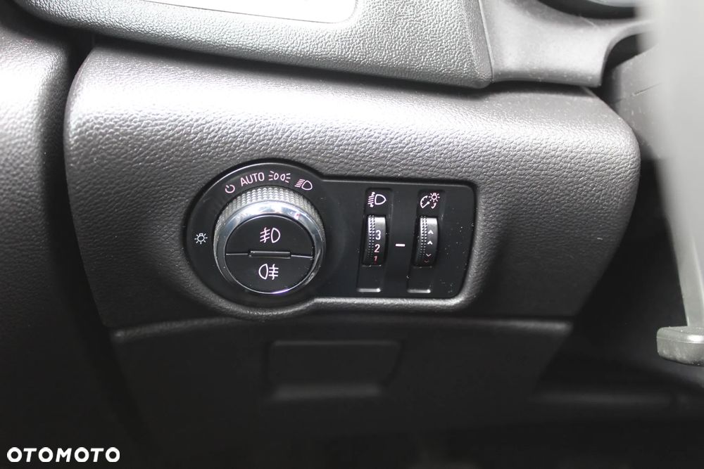 Opel Astra 1.6 Design Edition - 19