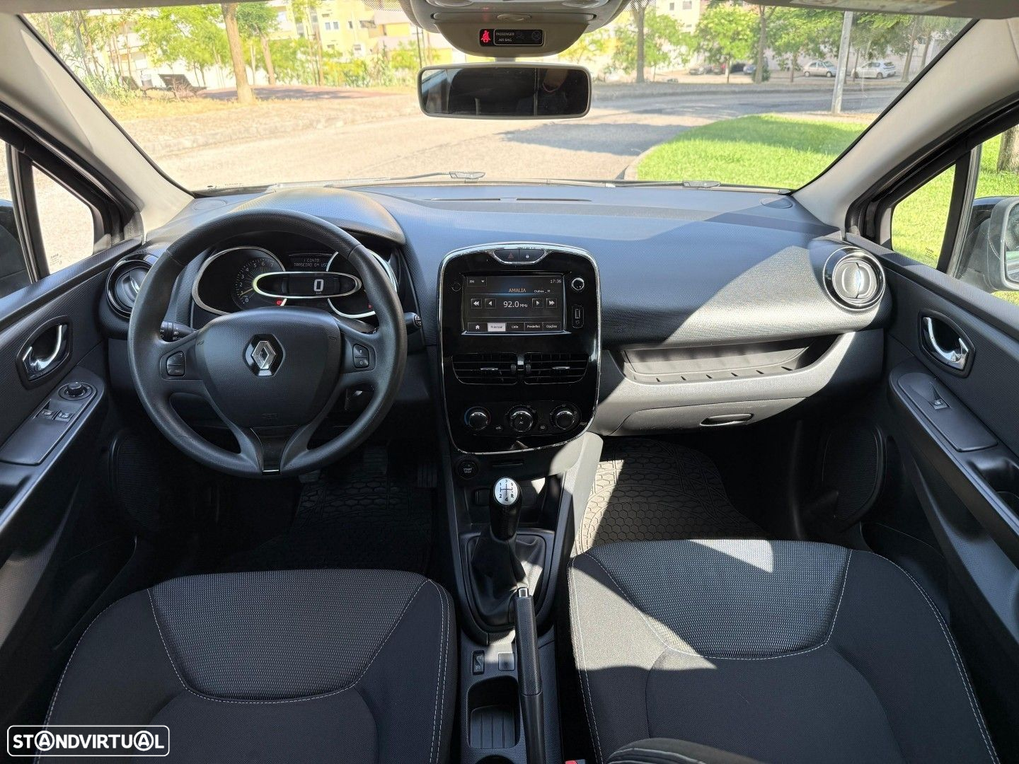 Renault Clio 0.9 TCE Limited - 12