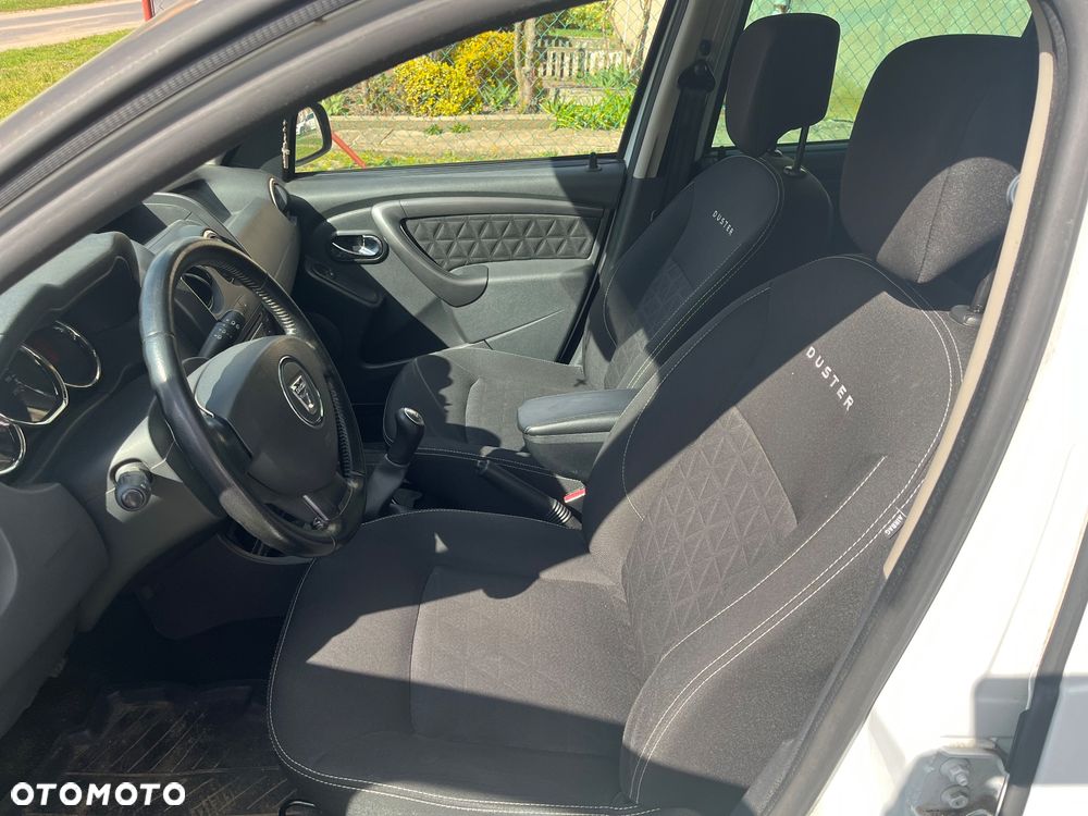Dacia Duster 1.6 SCe Laureate S&S - 5