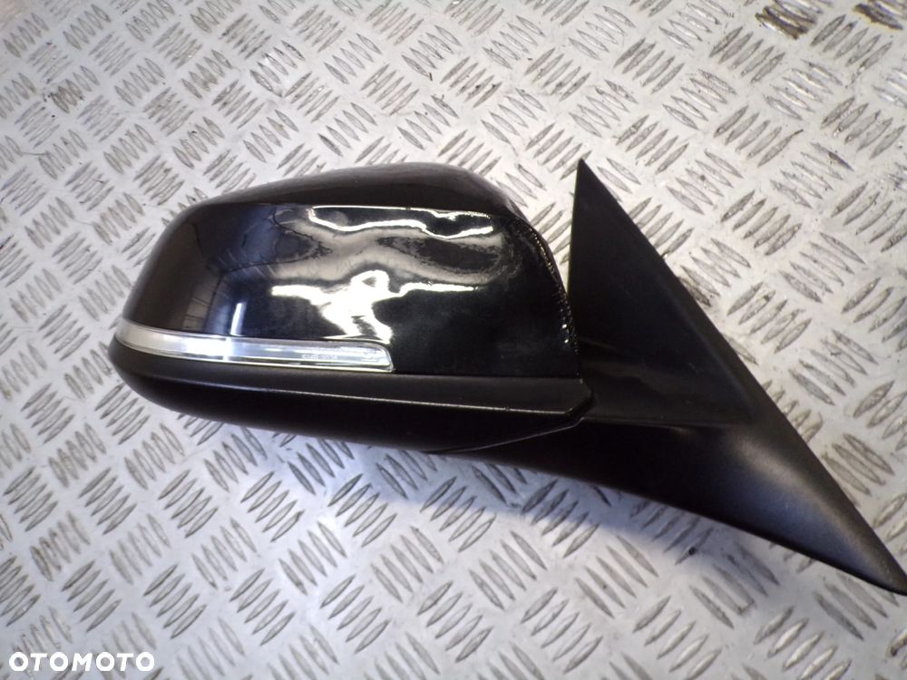 LUSTERKO PRAWE BMW F31 6 PIN - 1