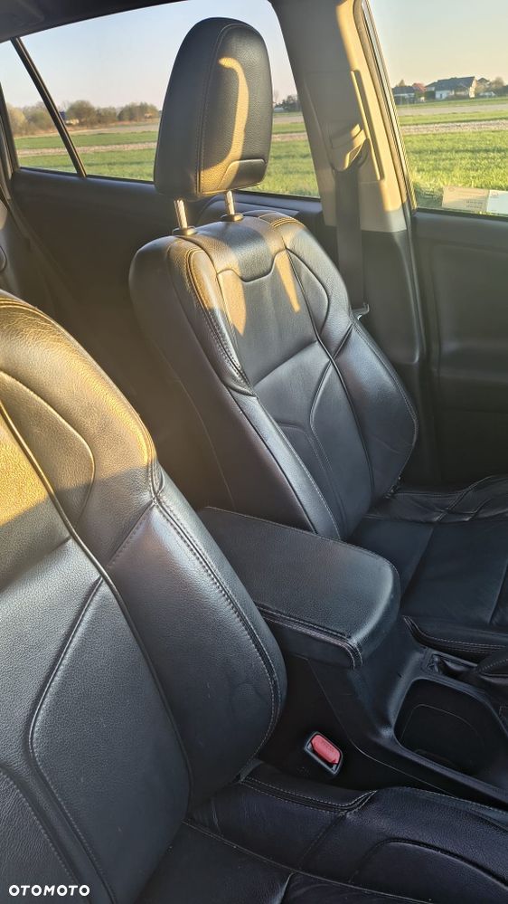 Toyota RAV4 - 8
