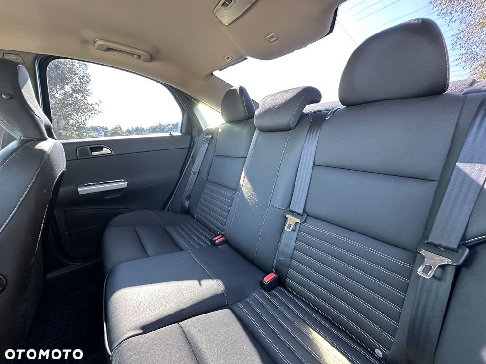 Volvo S40 T5 R-Design - 11