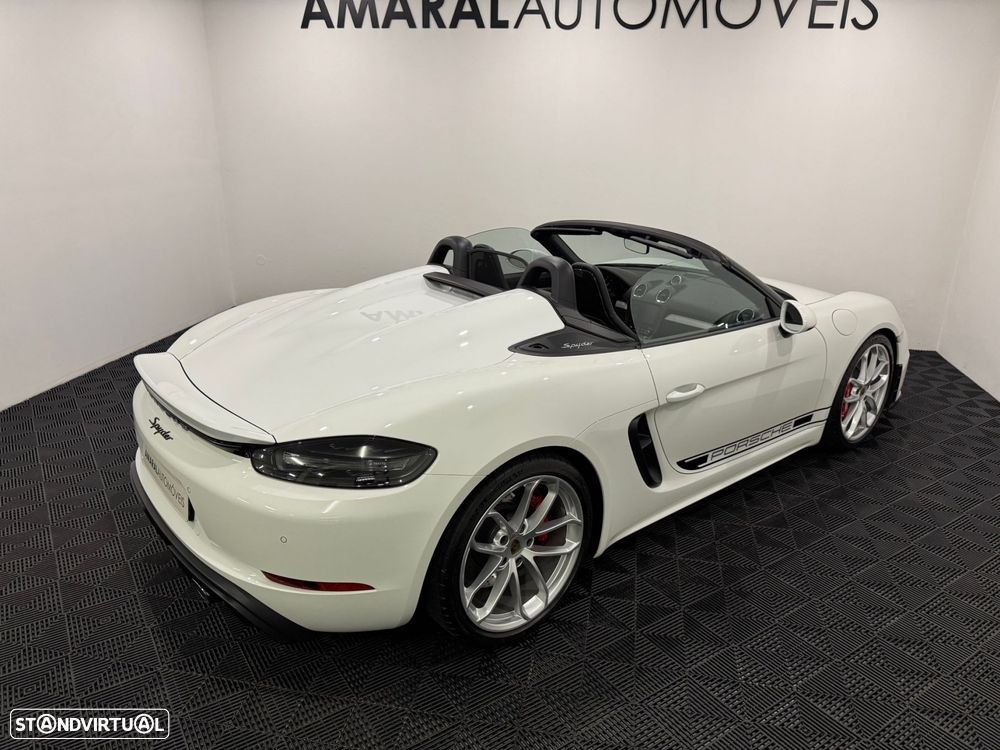 Porsche 718 Spyder Standard - 32