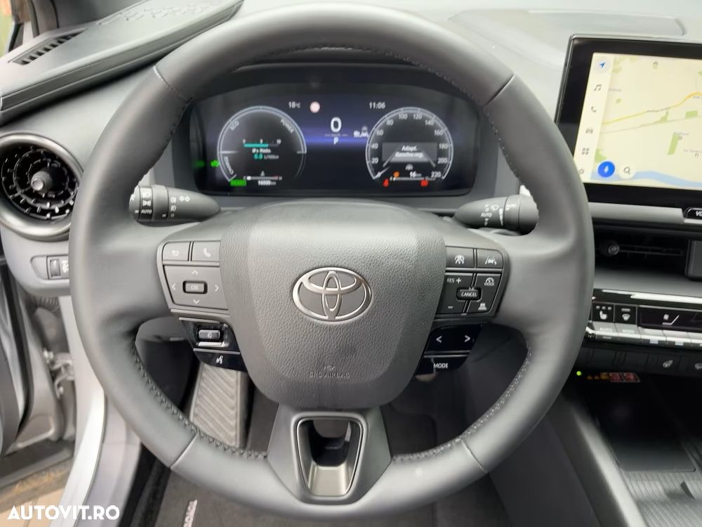 Toyota C-HR 1.8 Hybrid Team Deutschland - 13