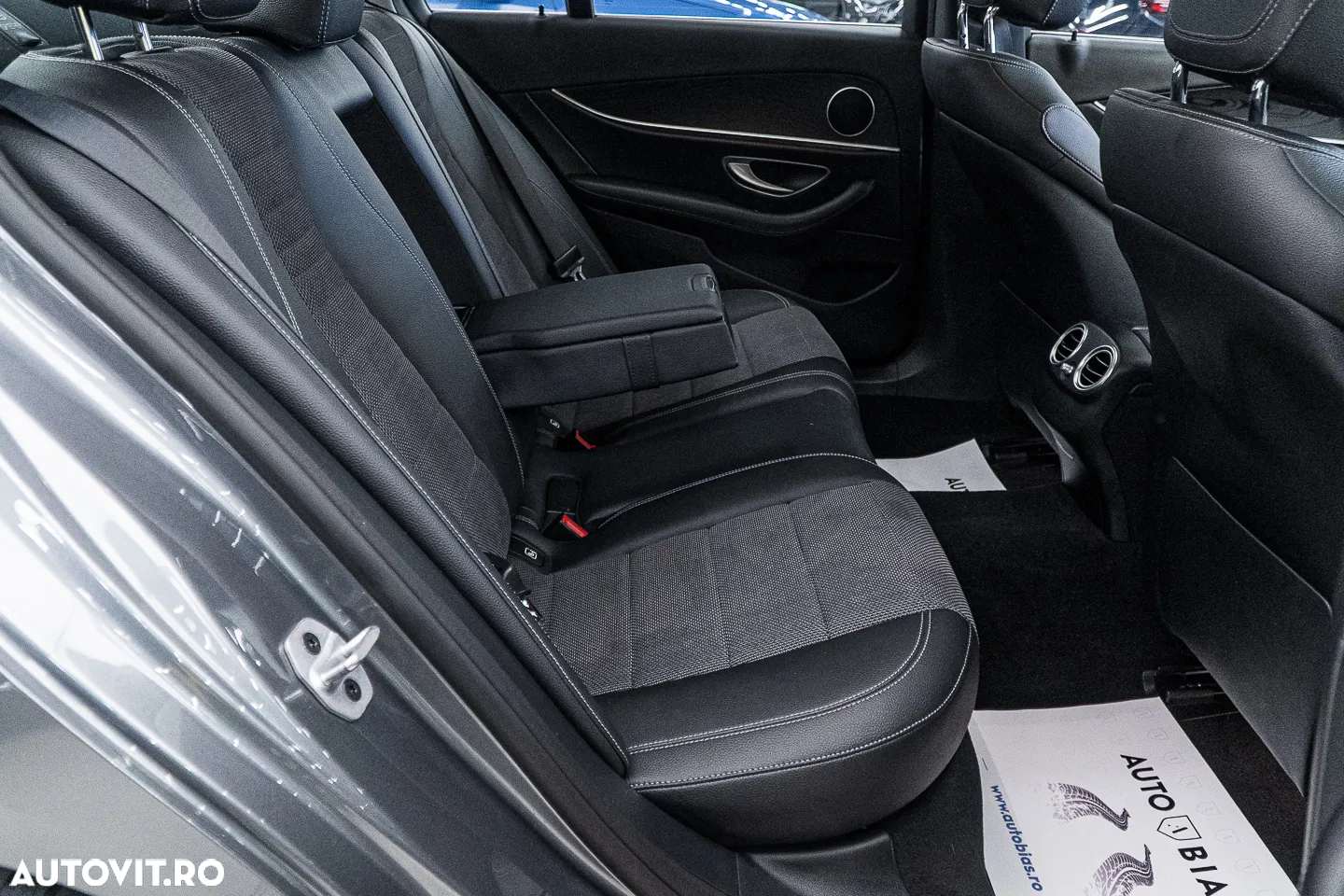 Mercedes-Benz E 200 4Matic 9G-TRONIC Avantgarde - 9