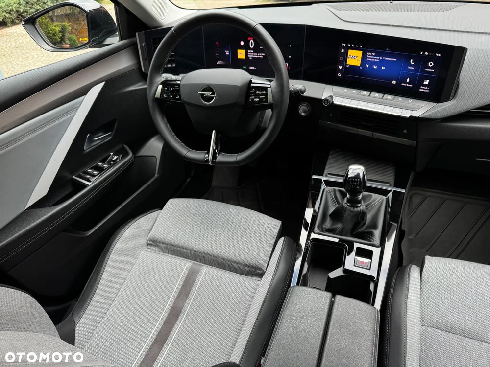 Opel Astra 1.2 T Elegance S&S - 18