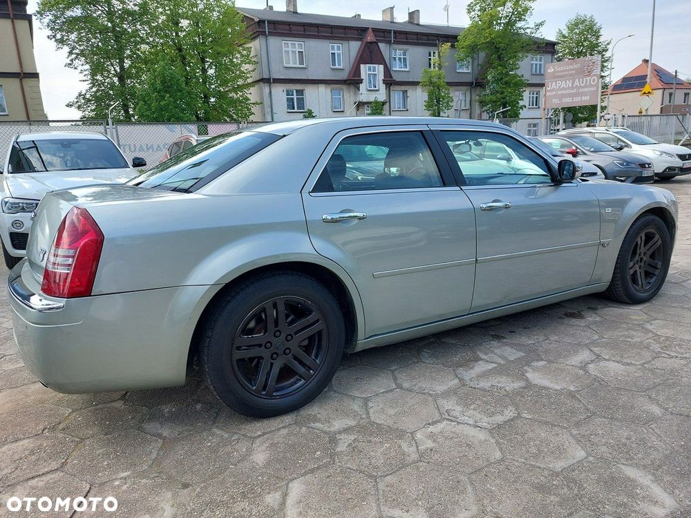 Chrysler 300C - 10
