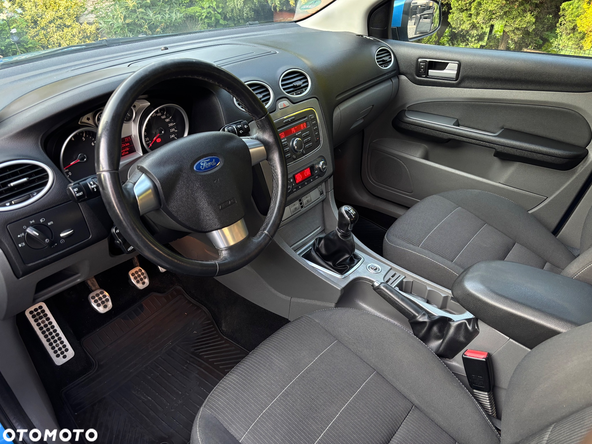 Ford Focus 2.0 16V Sport - 23