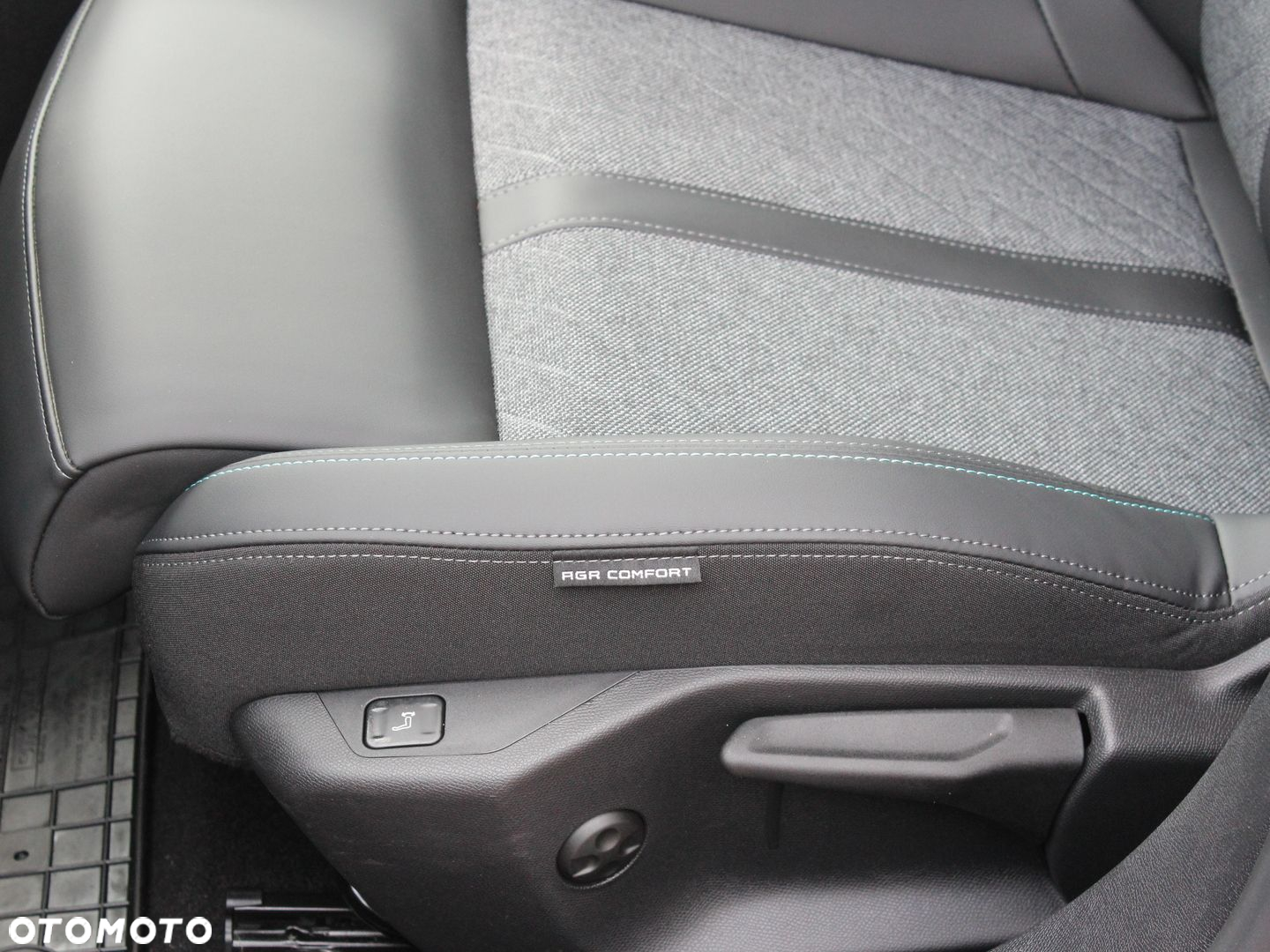 Peugeot 408 1.2 PureTech Allure S&S EAT8 - 8