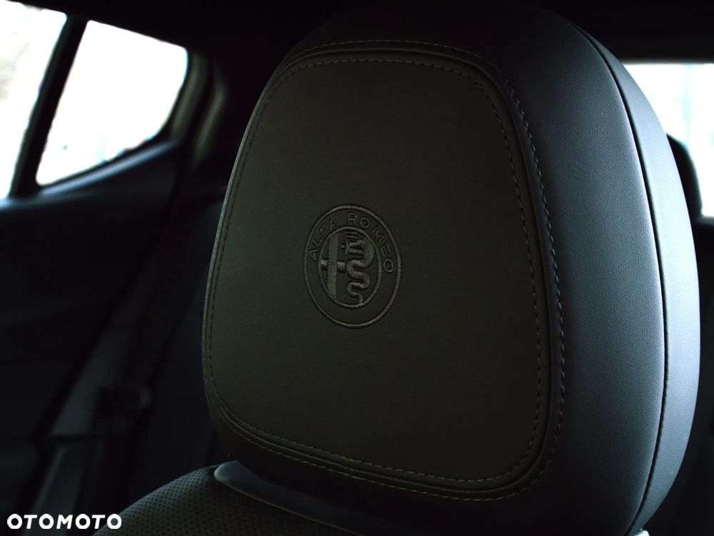 Alfa Romeo Tonale 1.5 T4 GSE mHEV TI DCT - 15