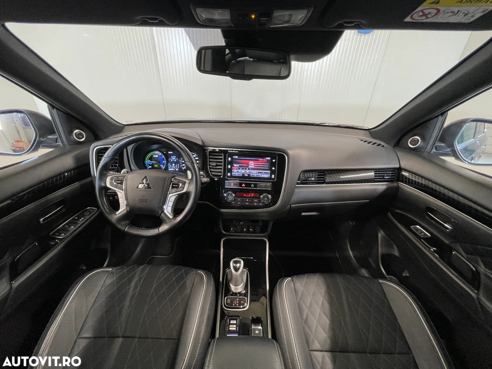 Mitsubishi Outlander 2.4 4WD Plug-In Hybrid Top - 8