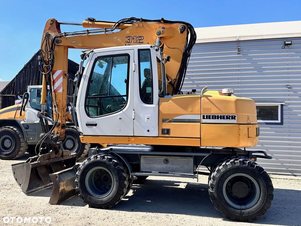 Liebherr A 312 - 12