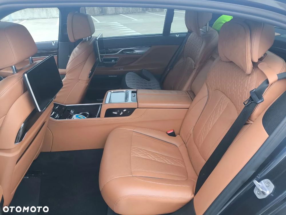BMW Seria 7 - 21