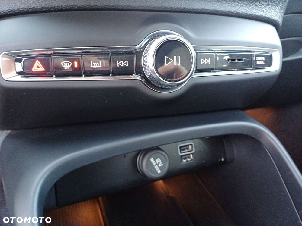 Volvo XC 40 - 24