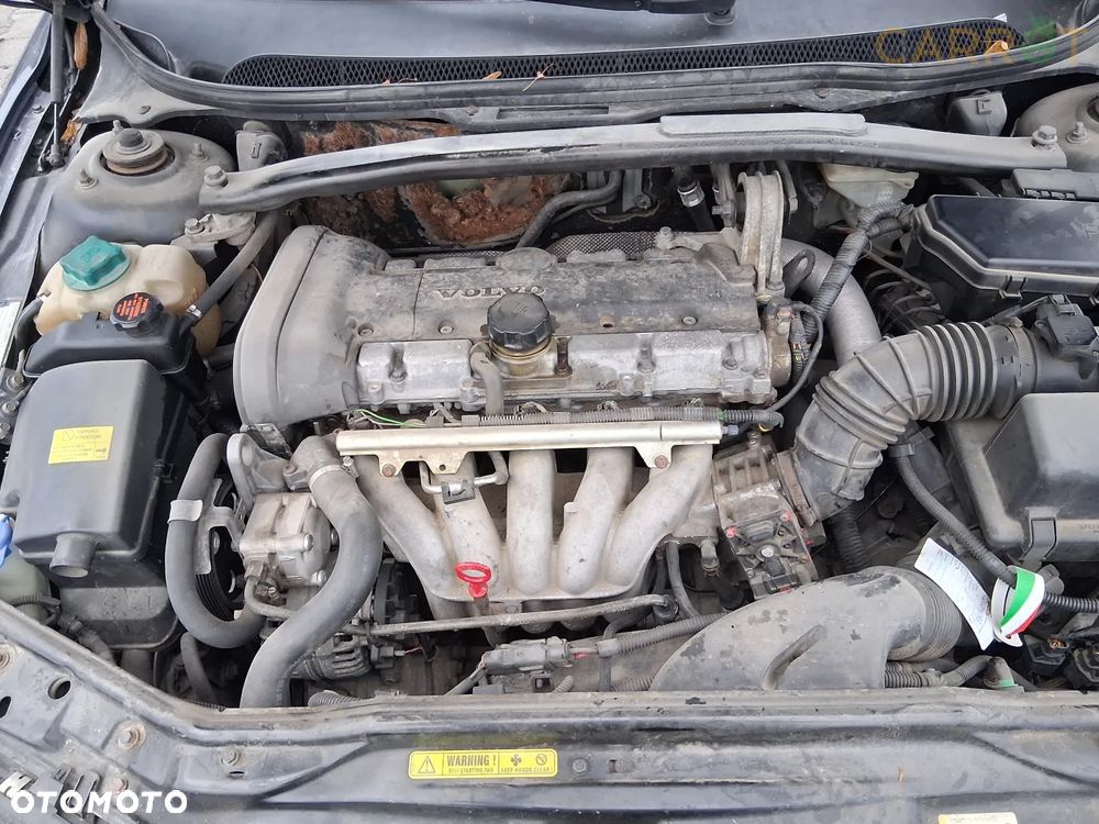 Auto na części - VOLVO V70  WSZYSTKIE CZĘŚCI  SILNIK SKRZYNIA Lakier 492 Silnik Skrzynia Drzwi Klapa Zderzak Lampa Lusterko Szyba Szyberdach Panorama Deska Kokpit Sterownik Moduł Czujnik Licznik Wyświetlacz Kierownica - 9