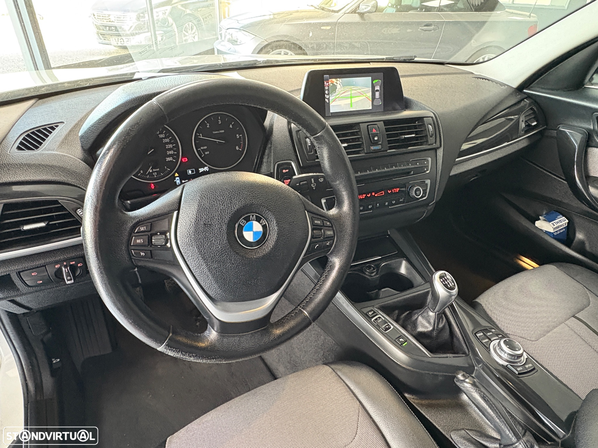 BMW 116 d Line Urban - 17