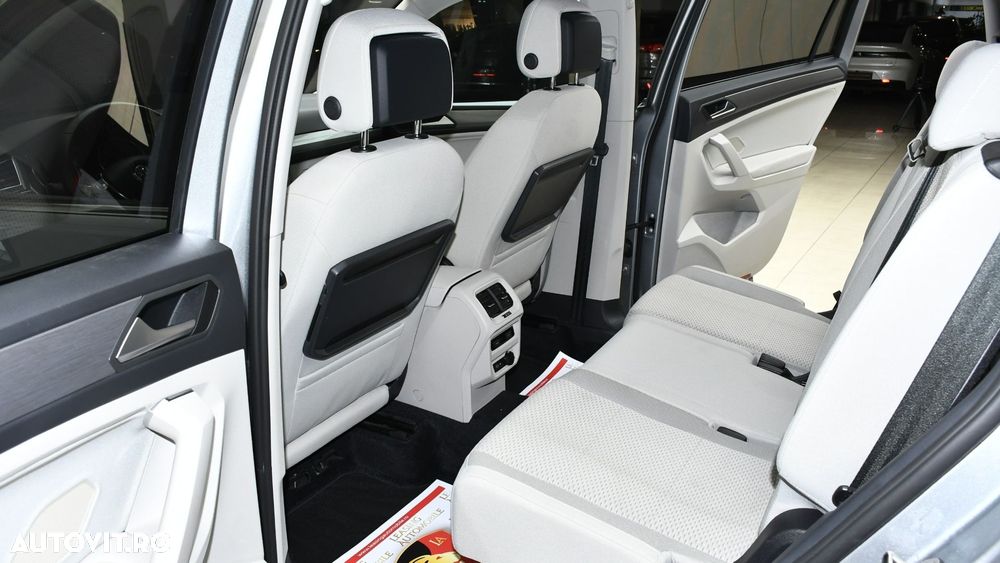 Volkswagen Tiguan Allspace 2.0 TDI SCR DSG Comfortline - 10