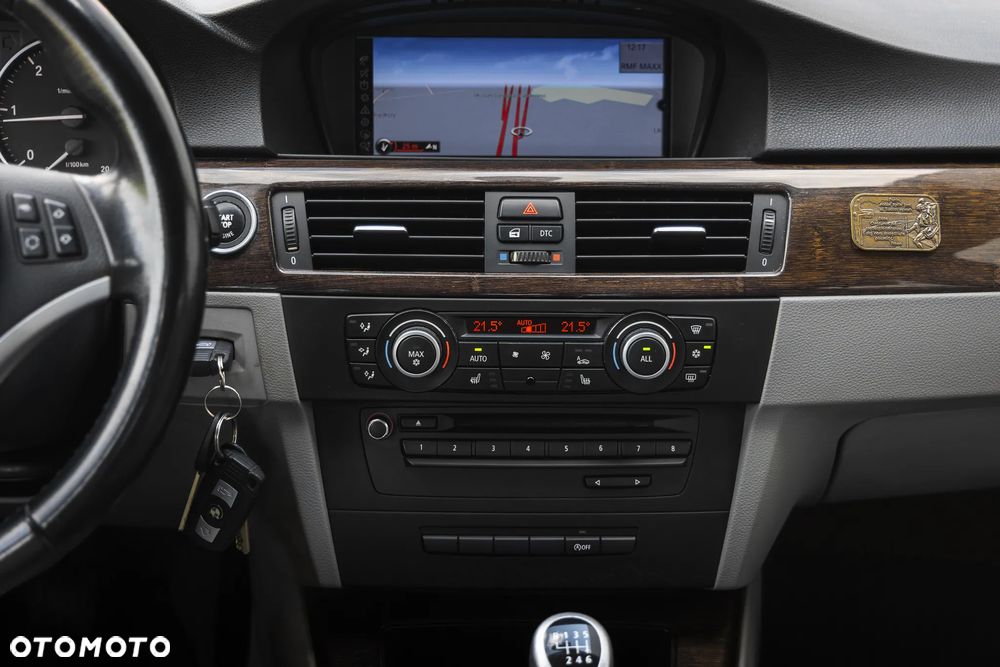 BMW Seria 3 320d - 24