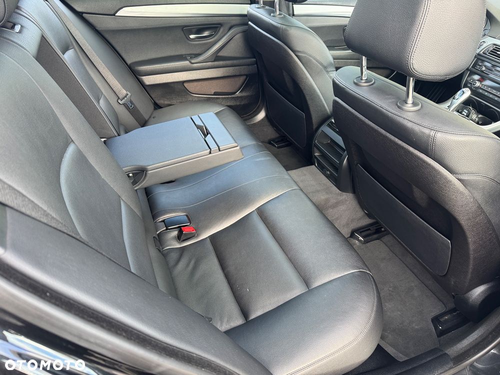 BMW Seria 5 520d - 25