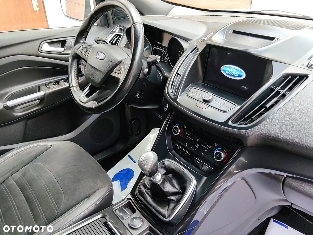 Ford Kuga 2.0 TDCi FWD ST-Line - 22