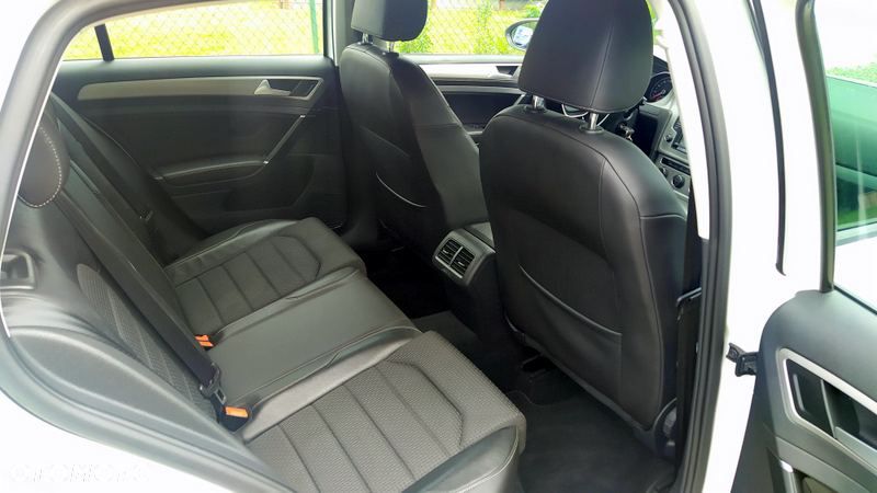 Volkswagen Golf - 27