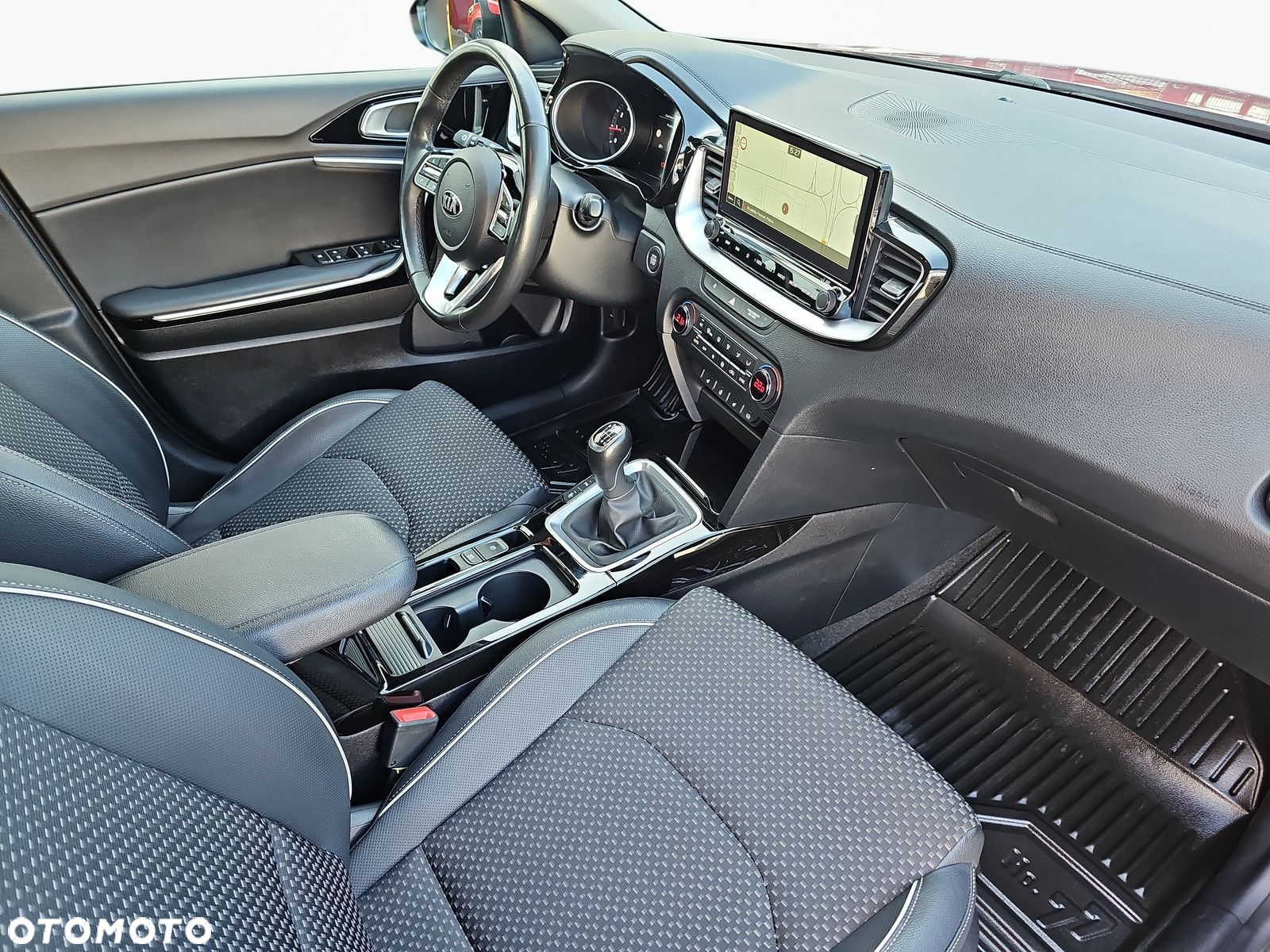 Kia XCeed 1.4 T-GDI L - 28