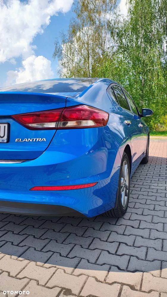 Hyundai Elantra 1.6 Comfort - 10