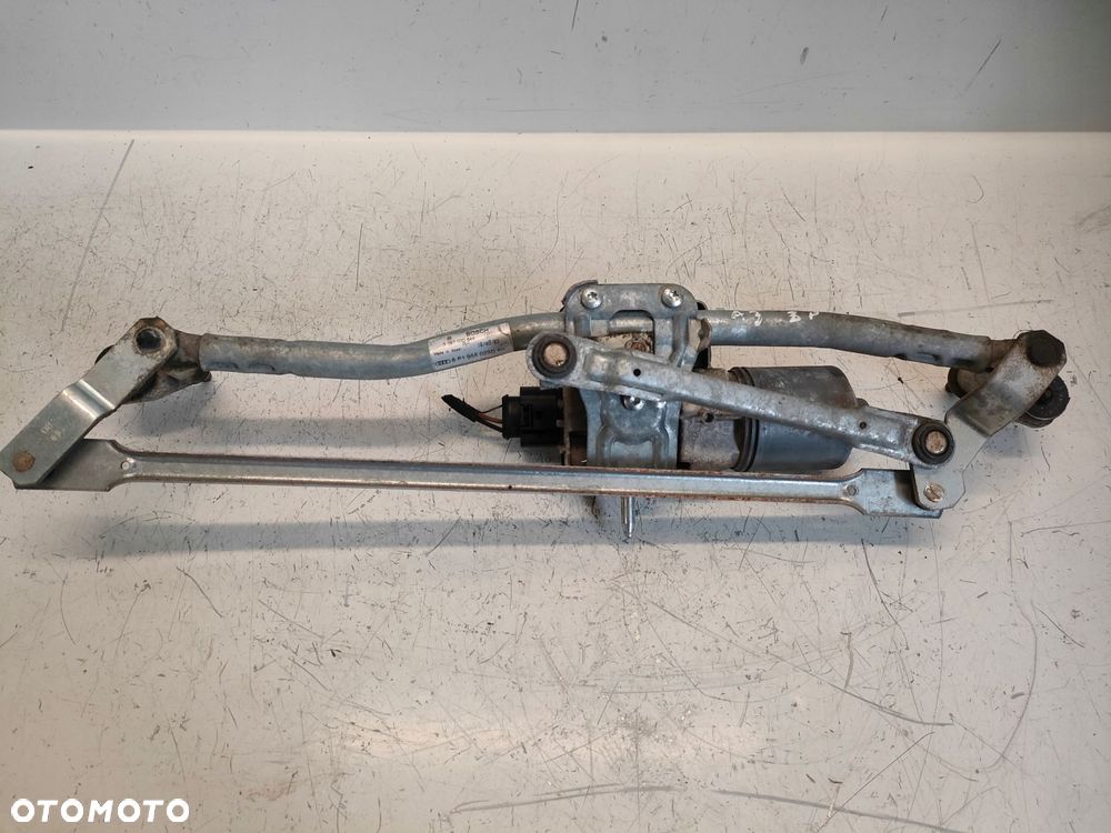 AUDI A3 8P 1.9 TDI 3-DRZWI 03- MECHANIZM WYCIERACZEK SILNICZEK - 1