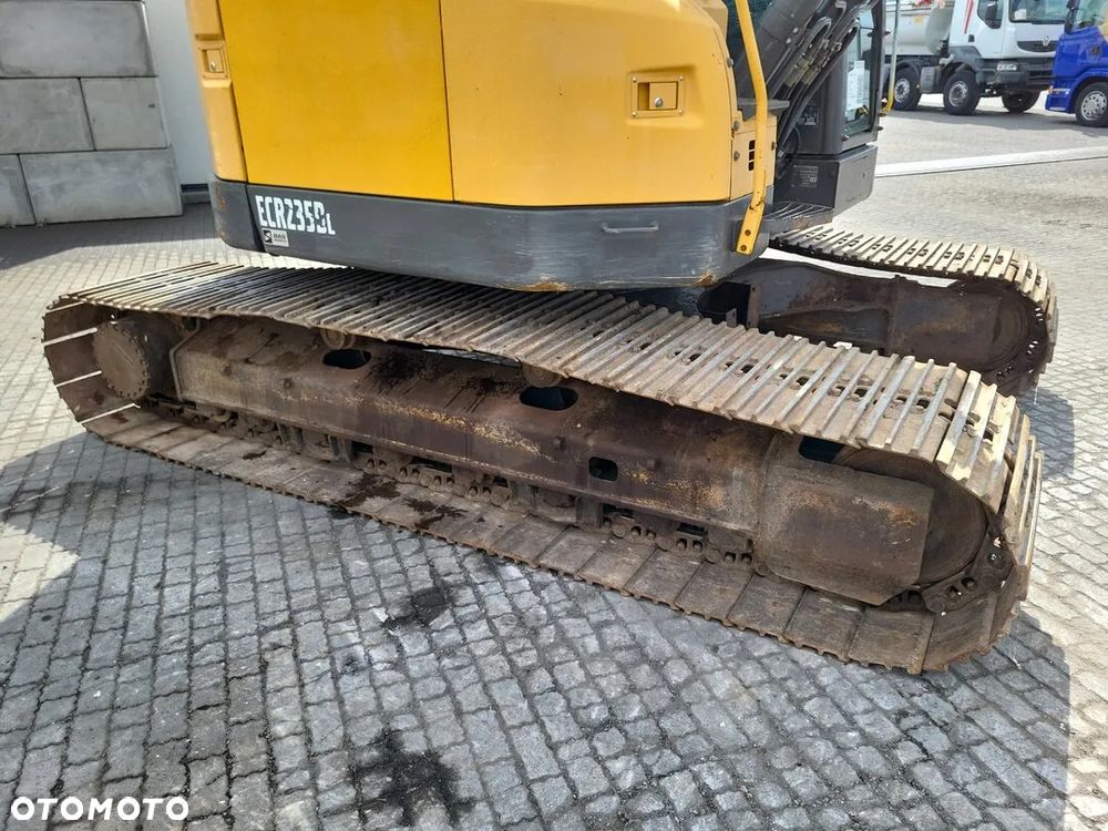 Volvo ECR235 DL - 14