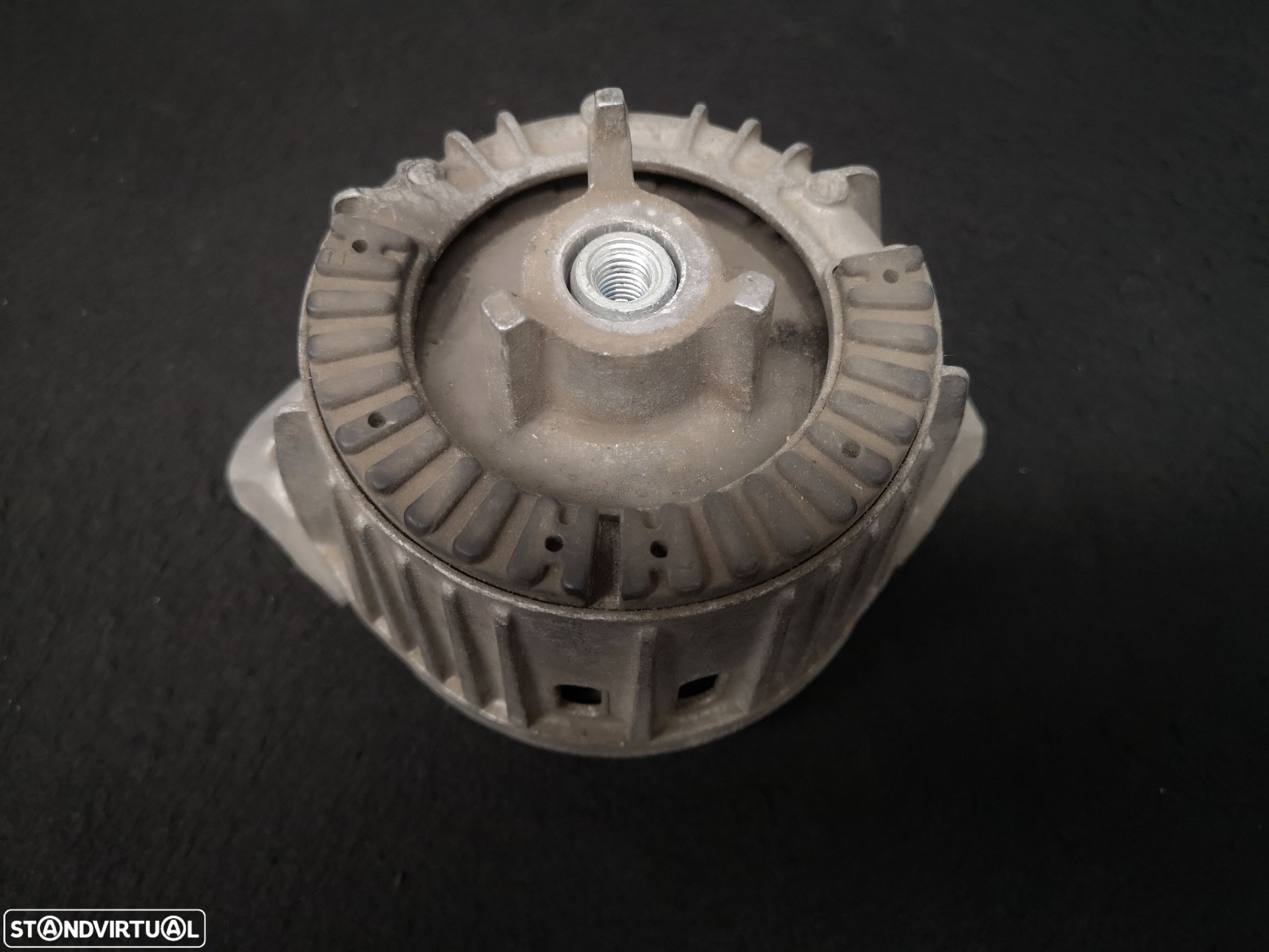 Apoio de motor Mercedes w204 w212 Mercedes class c e 2010+ (2x no estoque) - 1