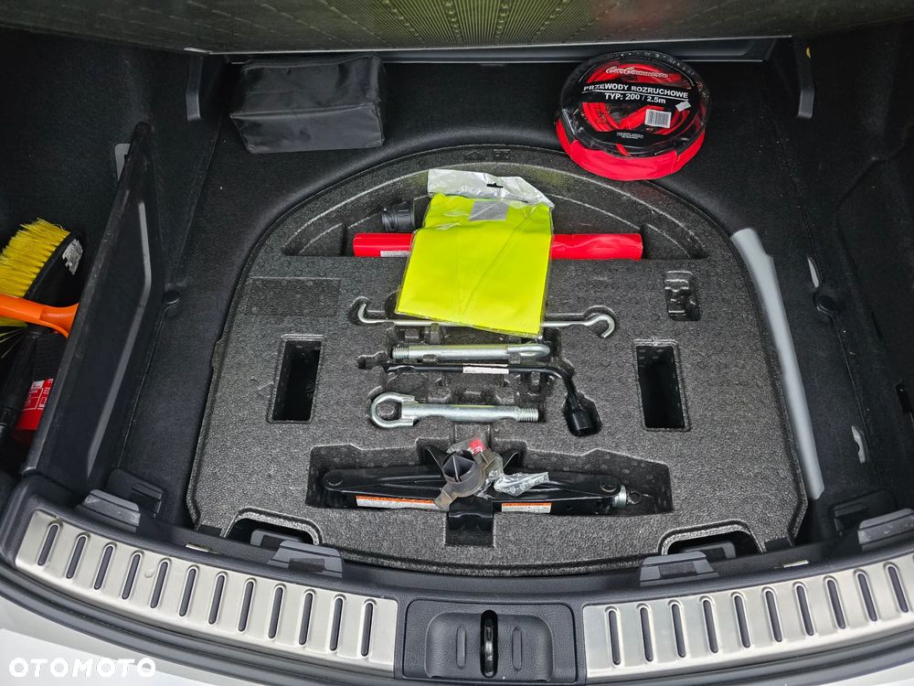 Toyota Corolla 2.0 Hybrid Executive - 24