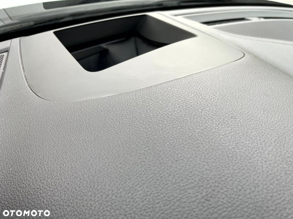 Audi A4 Avant 40 TDI quattro S tronic S line - 34