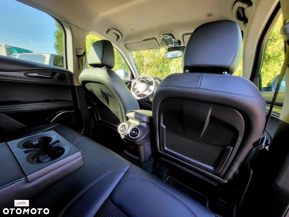 Alfa Romeo Stelvio - 35