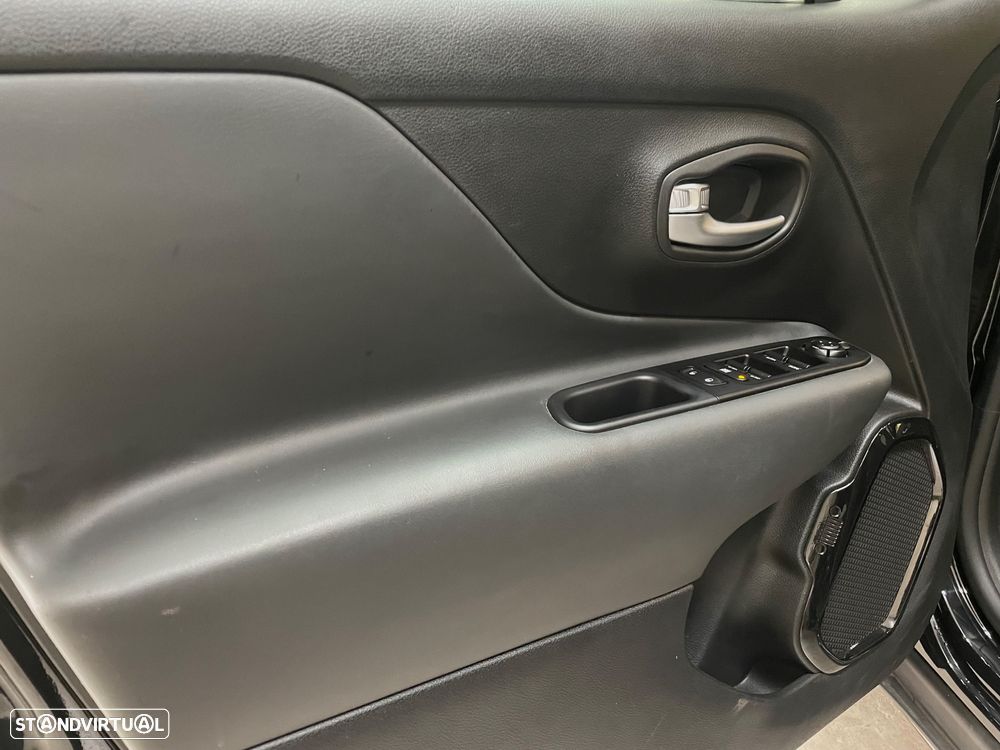 Jeep Renegade 1.3 T Night Eagle DCT - 17