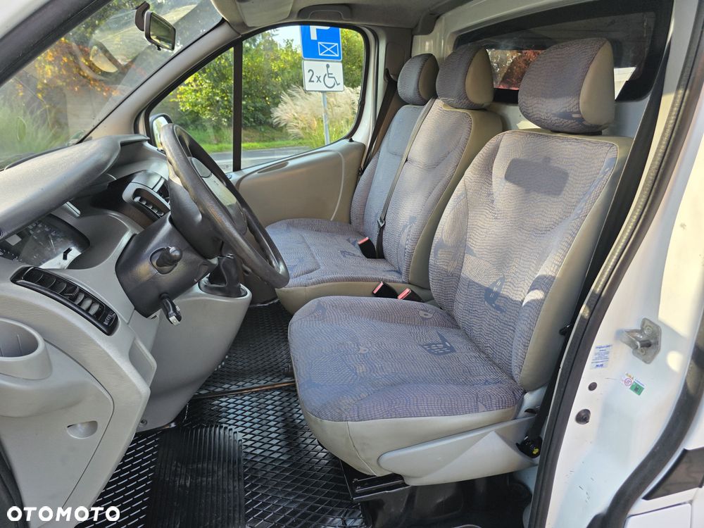 Renault Trafic - 16