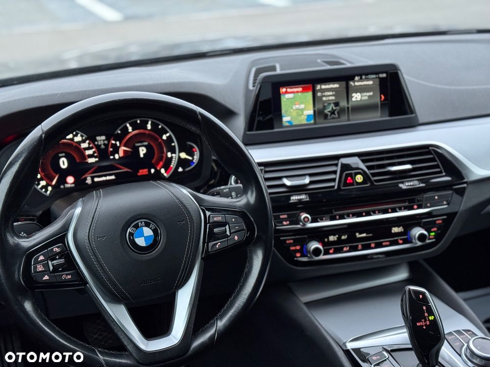BMW Seria 5 520d - 26