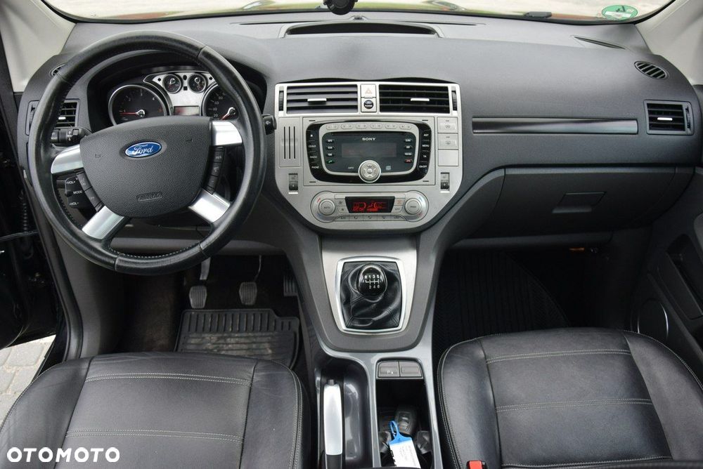Ford Kuga 2.0 TDCi 2x4 Titanium - 24