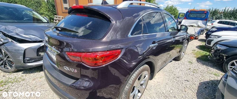 Infiniti QX70 - 5