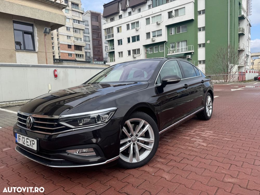 Volkswagen Passat - 1