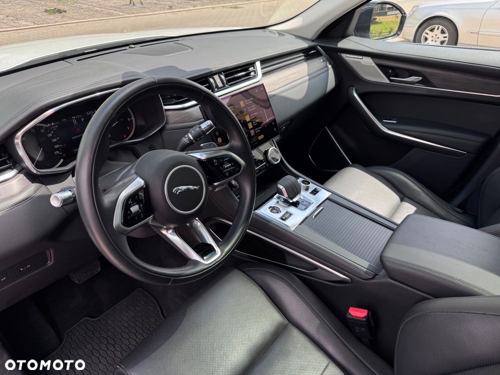 Jaguar F-Pace - 18