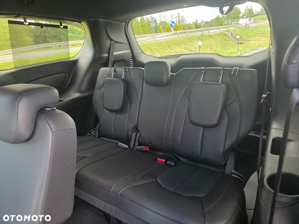 Chrysler Pacifica - 20