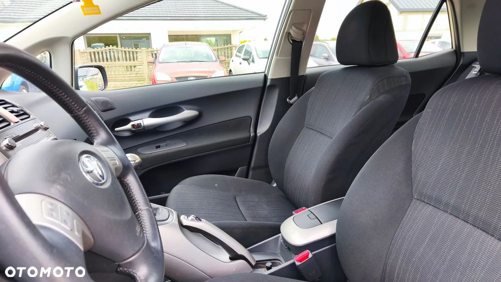 Toyota Auris 2.0 D-4D Luna - 18